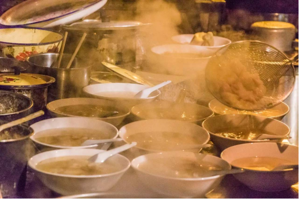 餐厅用什么方法引流客户（餐厅如何吸引客户）