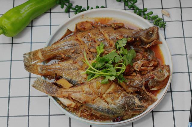 什么是偏口鱼(偏口鱼的做法步骤) 什么是偏口鱼(偏口鱼的做法步骤)