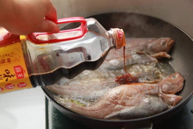 什么是偏口鱼(偏口鱼的做法步骤) 什么是偏口鱼(偏口鱼的做法步骤)