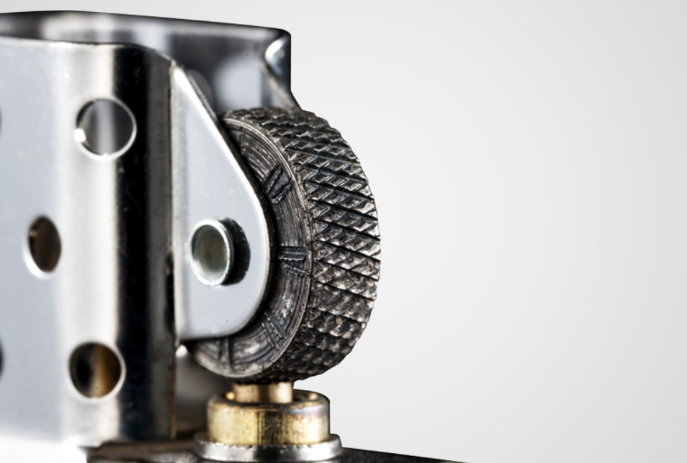 zippo打火机加油图解(zippo打火机加油方法) zippo打火机加油图解(zippo打火机加油方法)