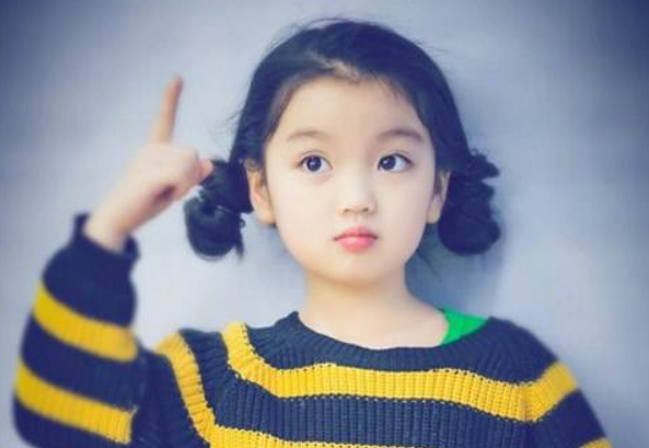 一个特别火的小姑娘网红(这个女孩火了) 一个特别火的小姑娘网红(这个女孩火了)