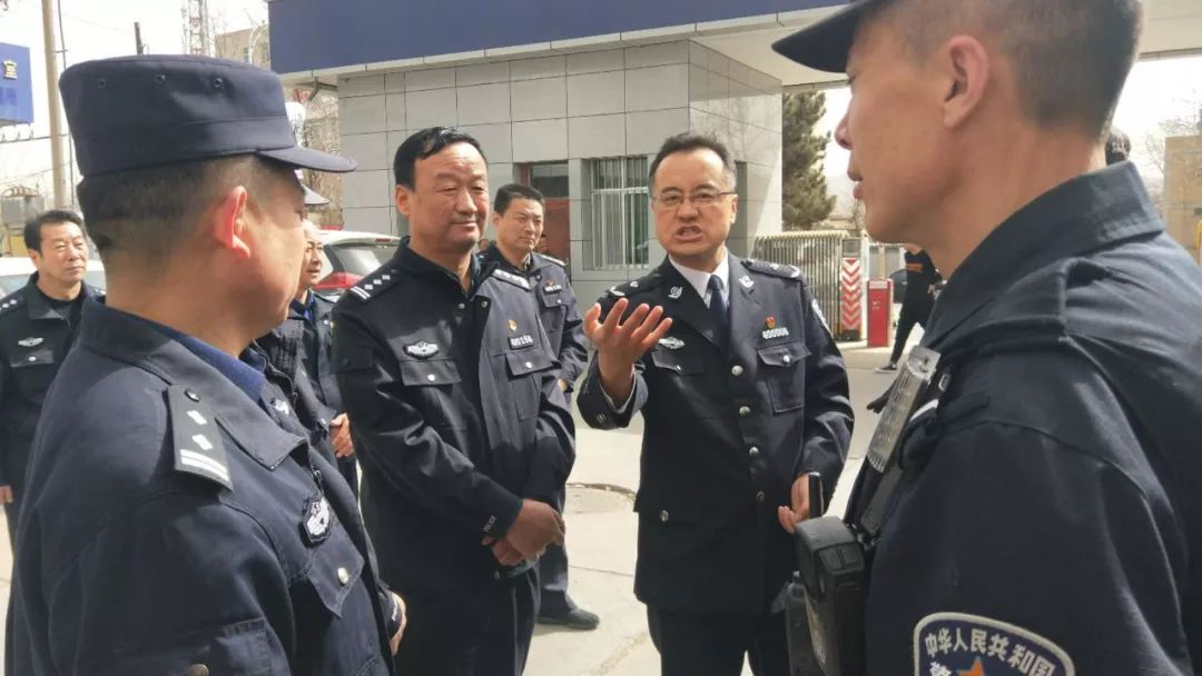 上海市公安局长张学(上海市公安局副局长) 上海市公安局长张学(上海市公安局副局长)