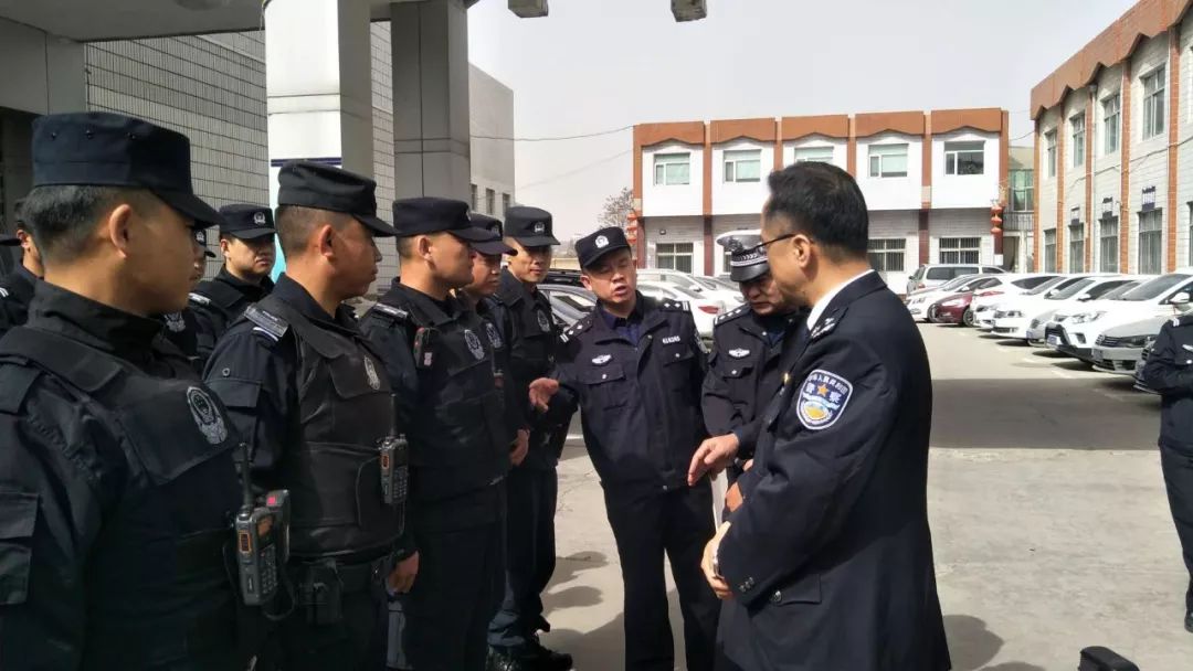 上海市公安局长张学(上海市公安局副局长) 上海市公安局长张学(上海市公安局副局长)