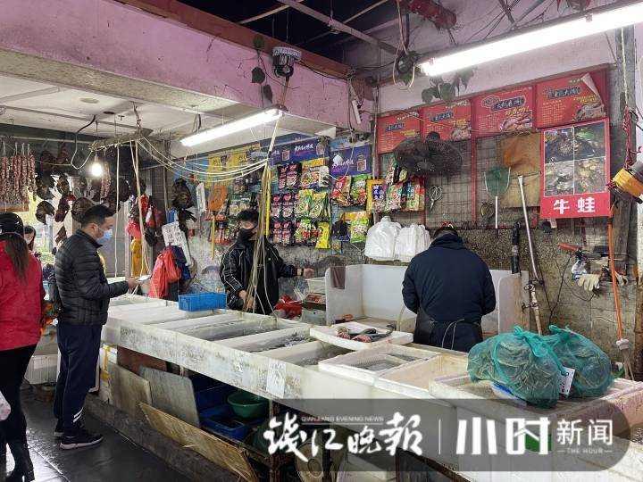 两元青菜照样送,老人家电话下单也可以,杭州东港嘉苑这家店的免费送货服务,赞