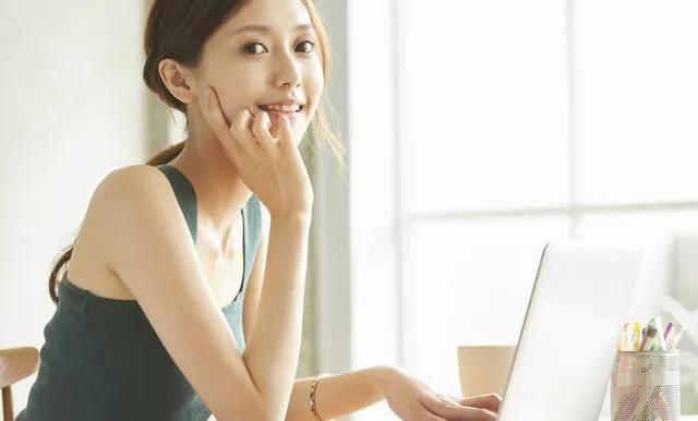 不会写文章,也不想露脸拍视频,新人怎样做自媒体赚钱?