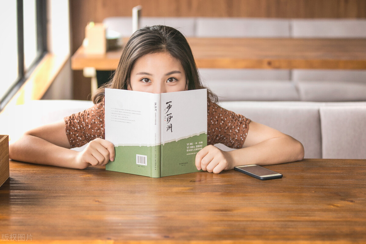 全职做自媒体每个月能赚多少钱?