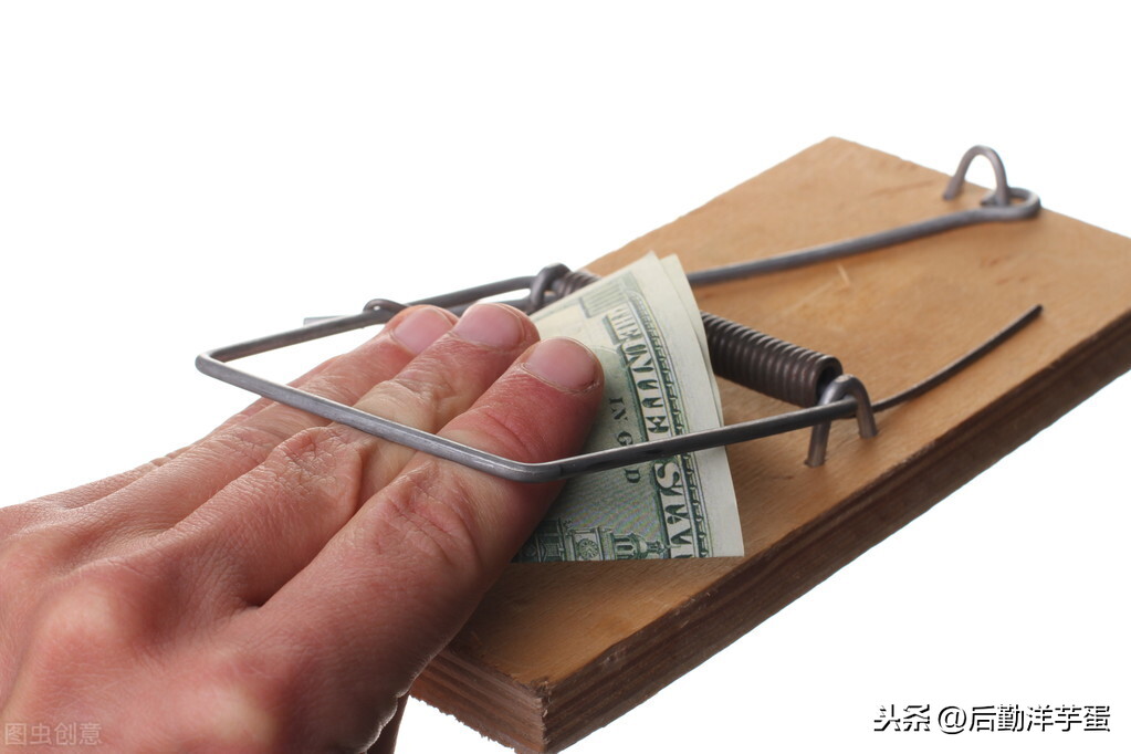 自媒体小白揭秘自媒体乱象,先画大饼再晒收入,最后都入坑交学费