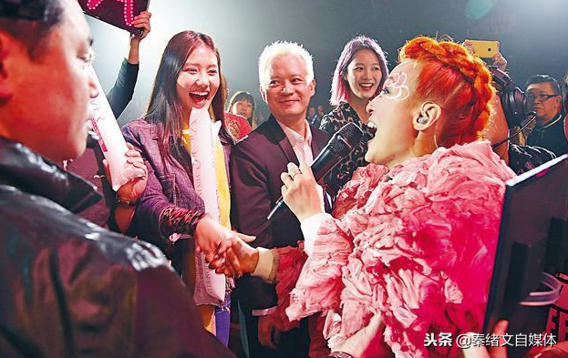 做自媒体有没有收益,这个真不好说,决定收益的不是平台,而是人