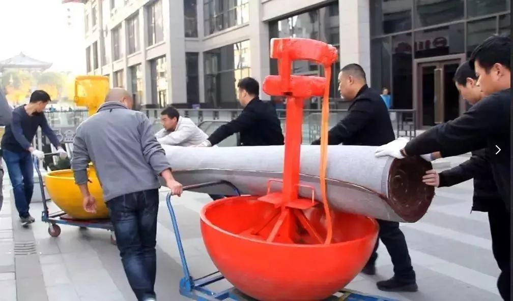 “不倒翁”美少女火了!身份曝光,秘密被扒,原来你是这种女人…