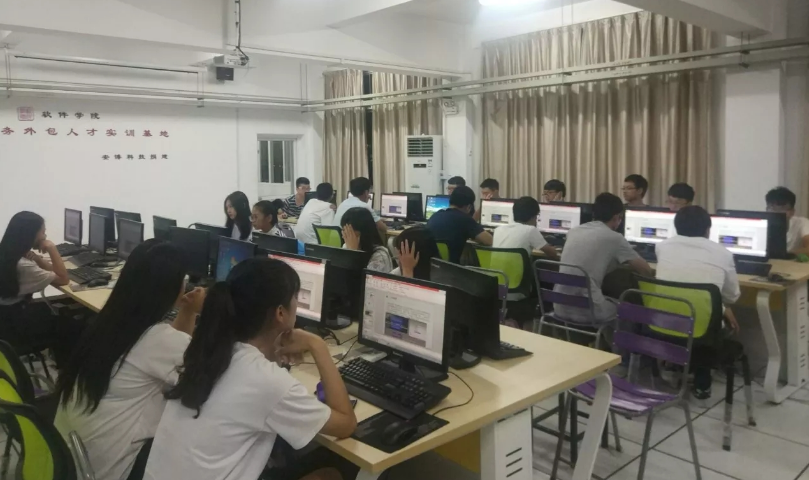 适合“内向性格”学生报考的大学专业,就业优势较大,家长可考虑