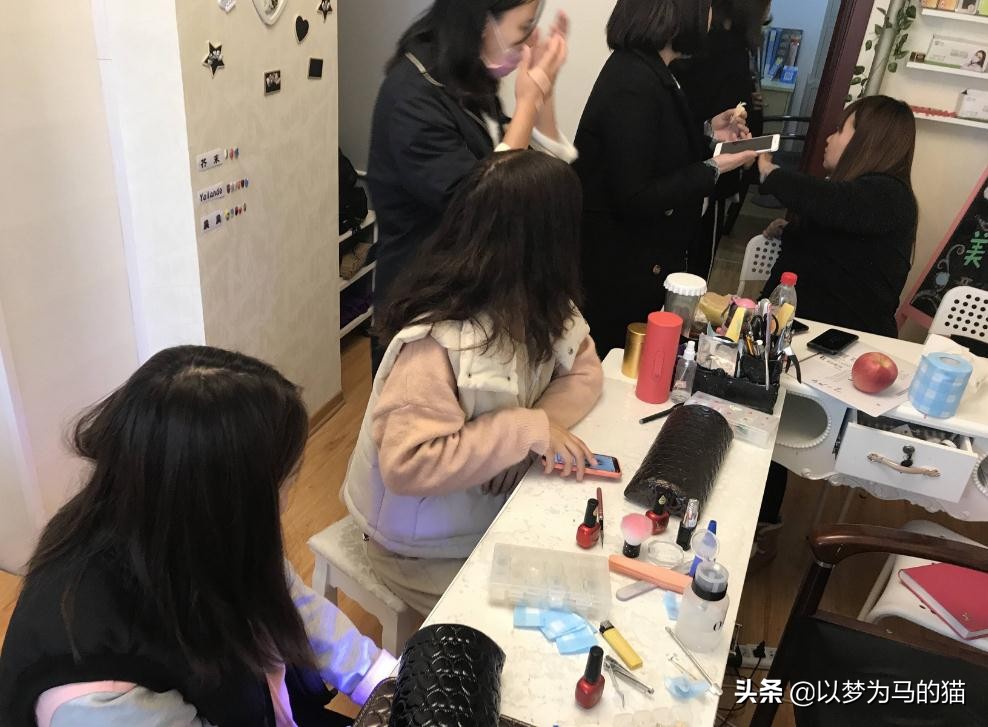 高考结束不读大学,女生可以学这6类技术,学时短,很好就业