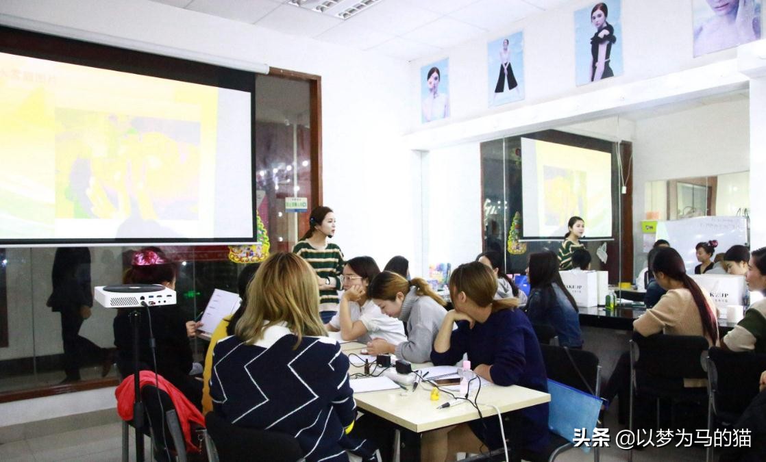 高考结束不读大学,女生可以学这6类技术,学时短,很好就业