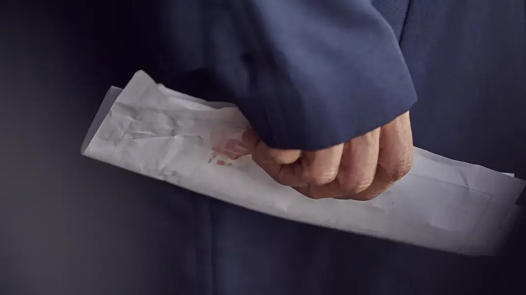 《老妇人》:她69岁,被29岁的年轻男人性侵,没人相信