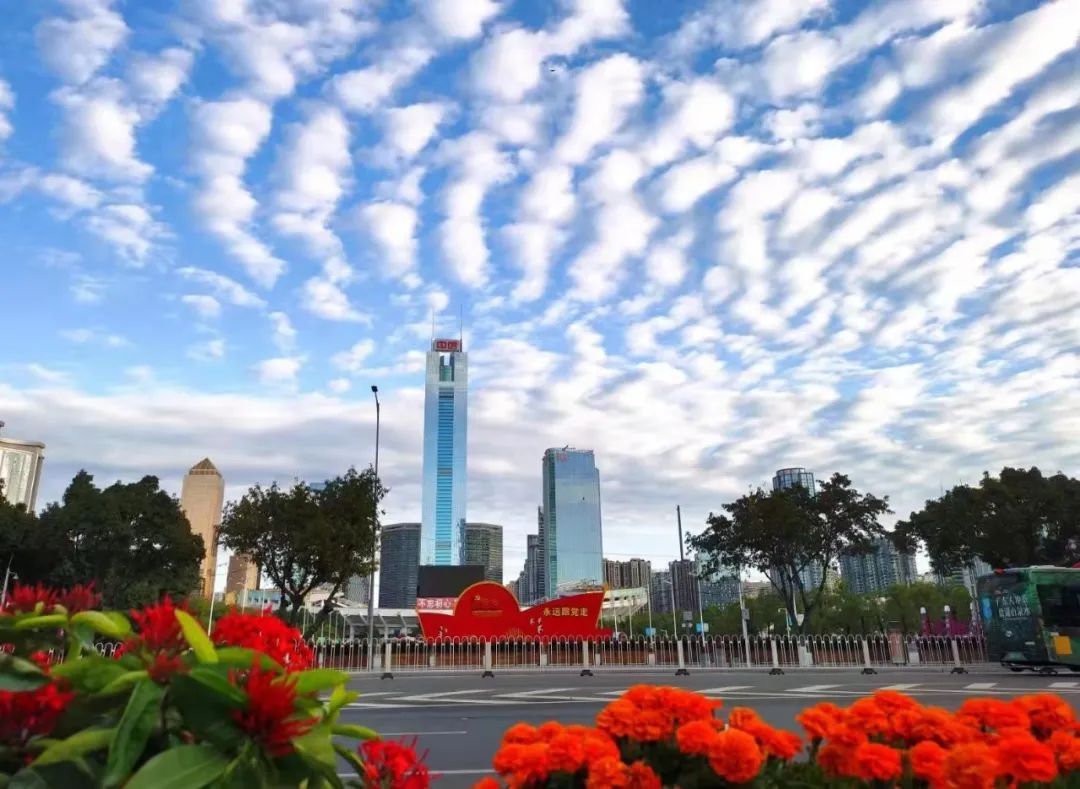 @广州街坊：快看天空，有惊喜