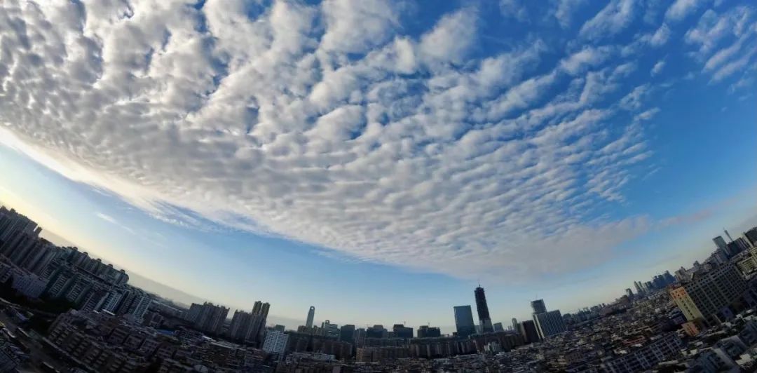 @广州街坊：快看天空，有惊喜