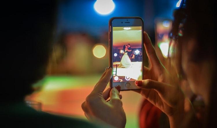 做短视频一个月赚2w,只需一部手机,他们究竟靠什么赚钱?