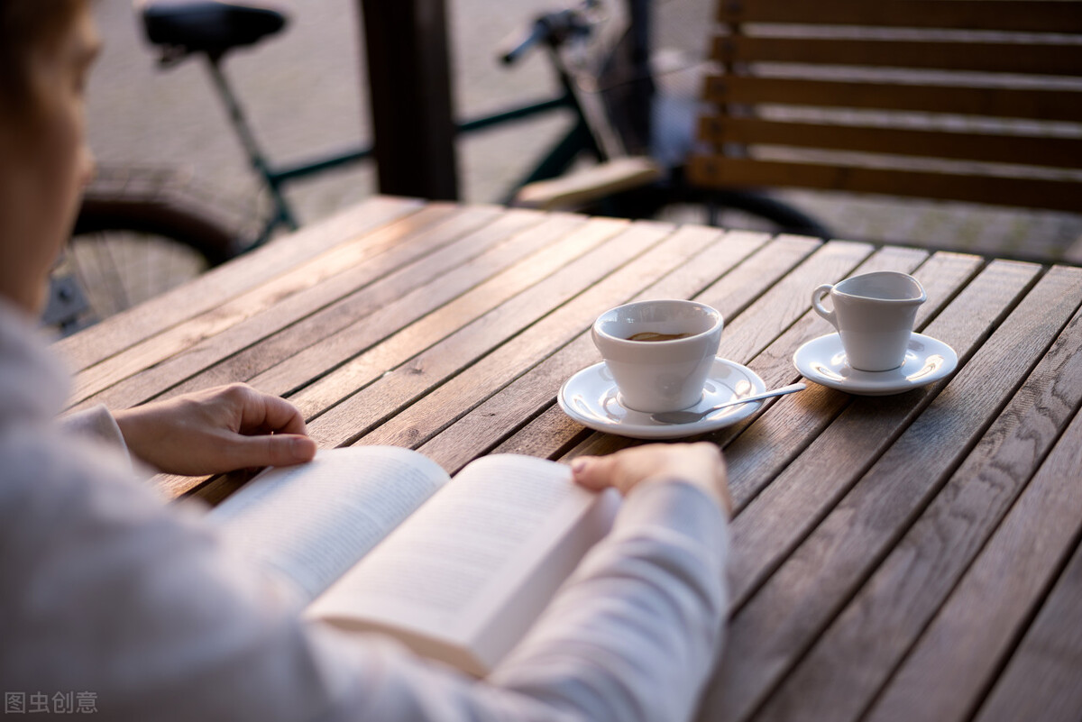 不出镜不写稿,每天做半个点小视频就能发财,这样的课程你敢报吗