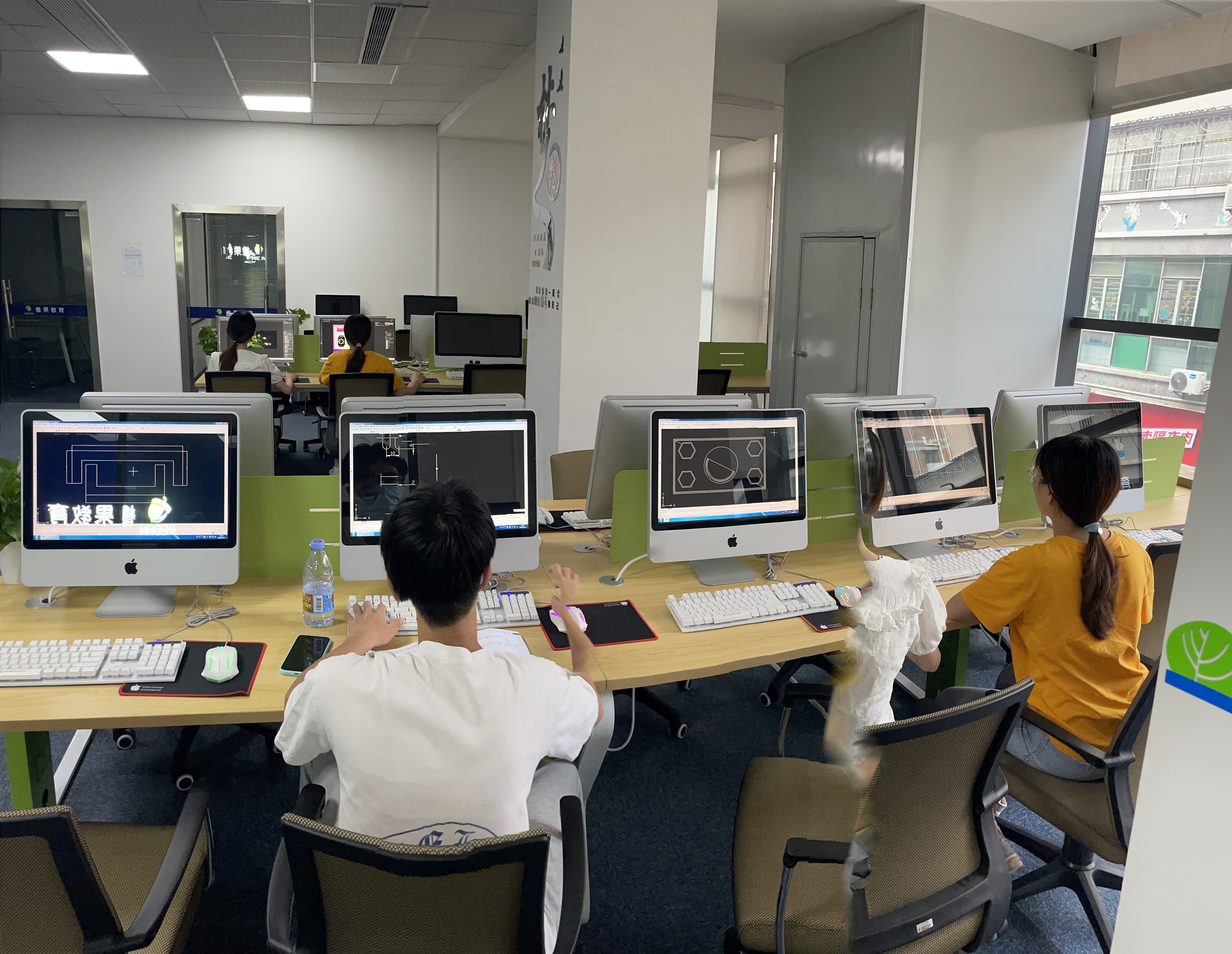 Qingxi e -Commerce培训,教您如何了解具有多个维度的直接车辆