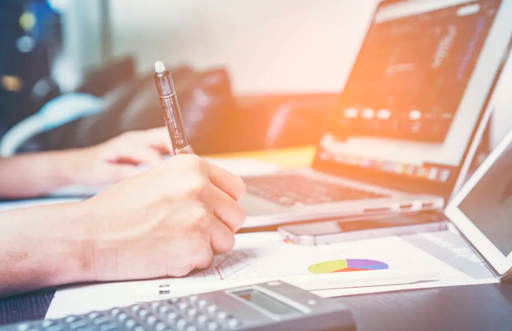 媒体的月收入有多困难?从媒体开始的6年来,这些真理的??新手必须知道