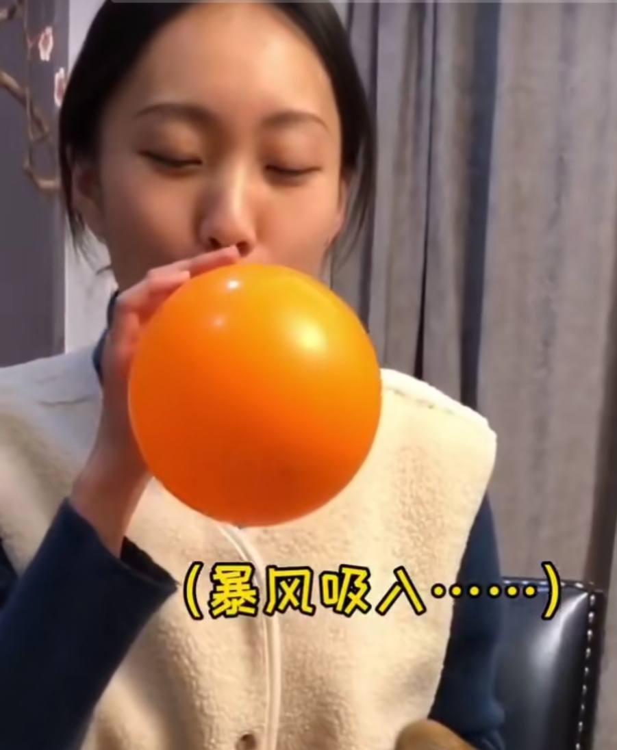 这位25岁的江苏女孩,北京的服务员和吉祥的工人现在成为互联网名人,年收入为3000万