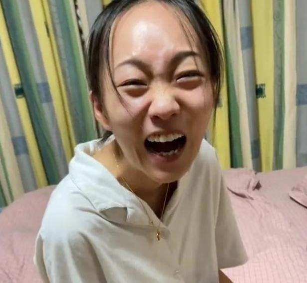 这位25岁的江苏女孩,北京的服务员和吉祥的工人现在成为互联网名人,年收入为3000万