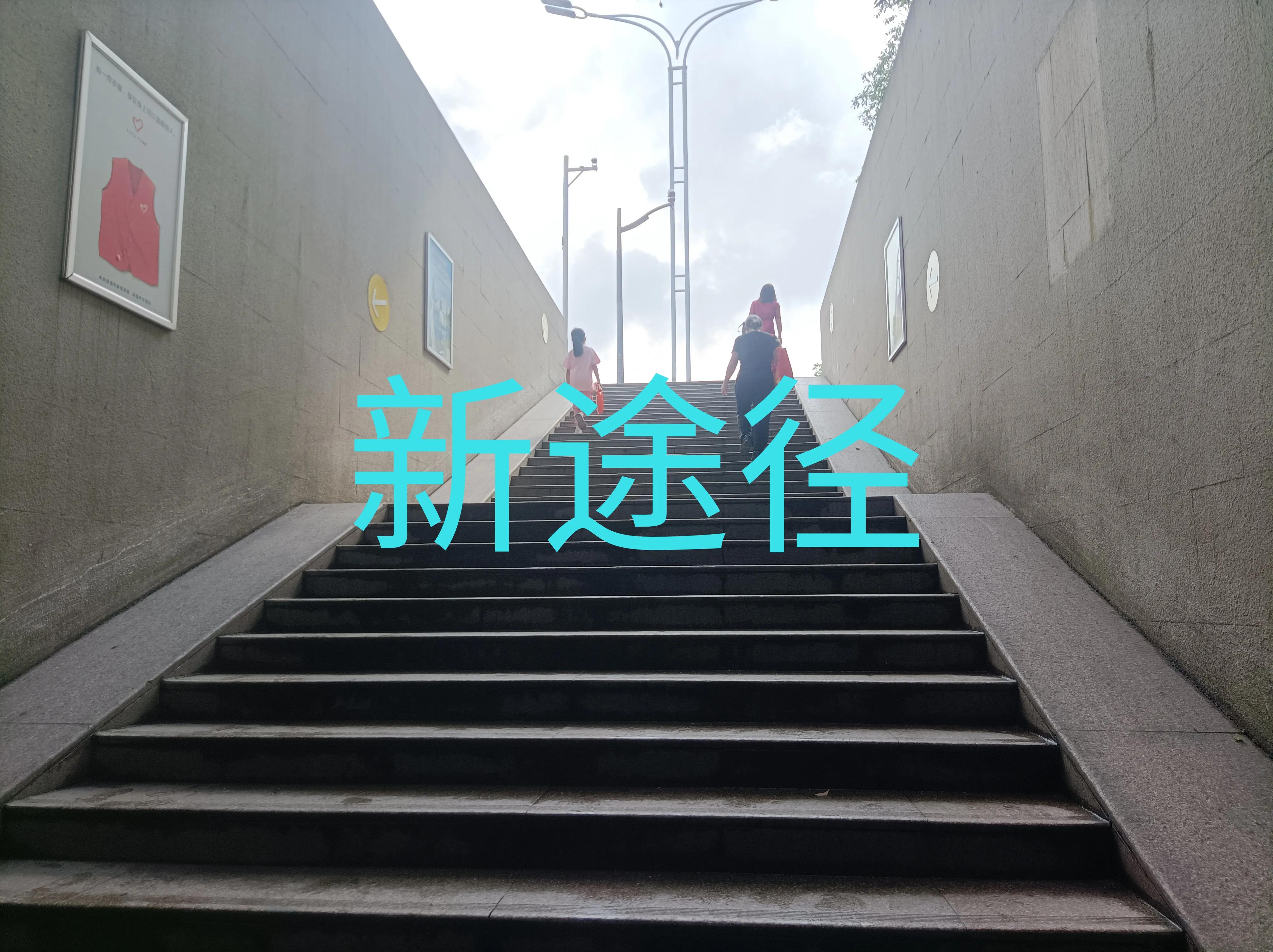 自媒体编辑轻松每月吗?请不要再梦想了