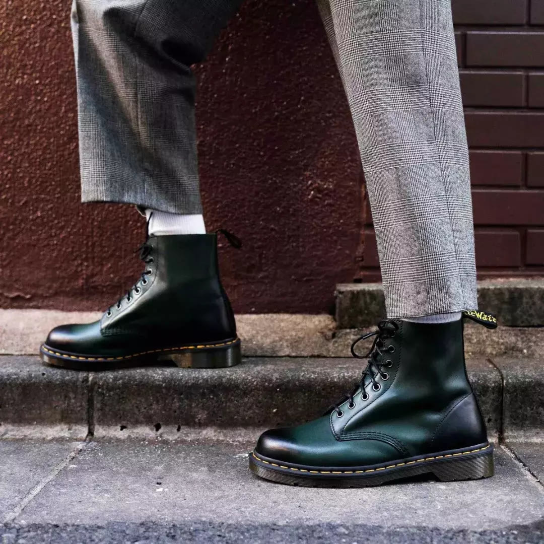 什么牌子的马丁靴好看又舒服(哪个牌子马丁靴舒适不累脚)(2)