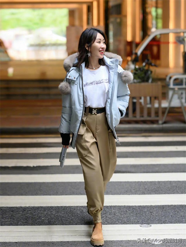 卡其色裤子搭配什么颜色上衣好看(今年流行的卡其裤怎么搭)(16)