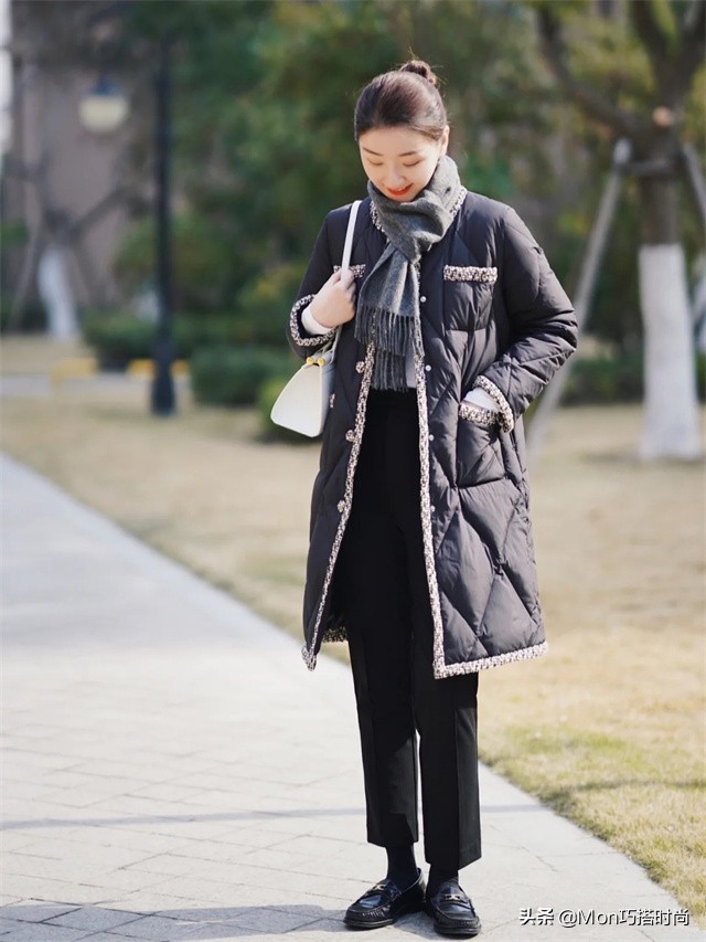 围巾搭配衣服颜色技巧(围巾配大衣的五种系法)(8)