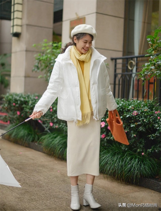 围巾搭配衣服颜色技巧(围巾配大衣的五种系法)(17)