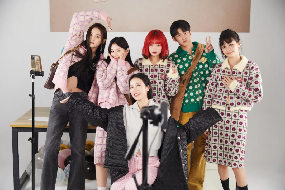 在淘宝上做原创服装(怎么找淘宝上原创设计风格店)(2)