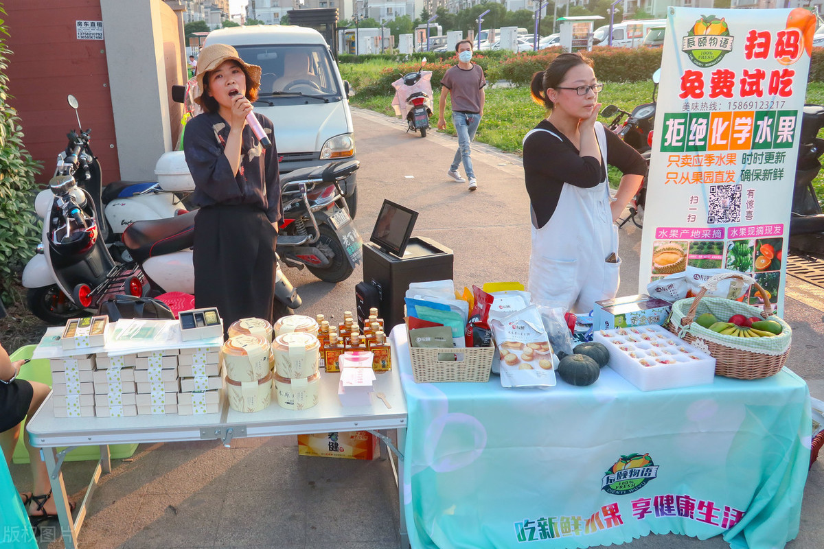 地摊货源热卖批发市场(新手摆摊生意怎么找货源)(5)