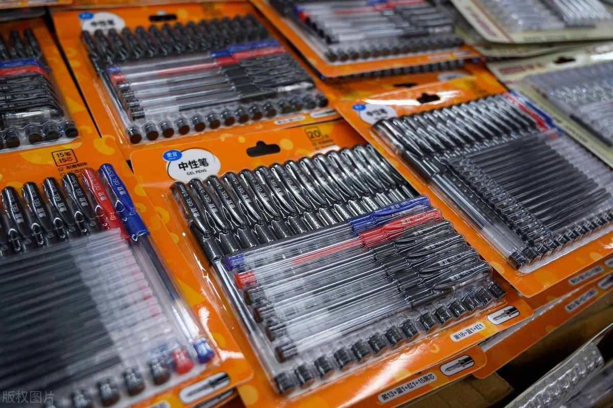 地摊货源热卖批发市场(新手摆摊生意怎么找货源)(7)