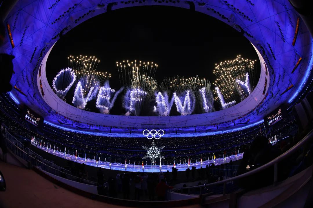 女士品牌羽绒服有哪些牌子（29个品牌大推荐，专业保暖又好看）(2)