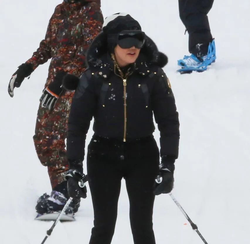 女士品牌羽绒服有哪些牌子（29个品牌大推荐，专业保暖又好看）(72)