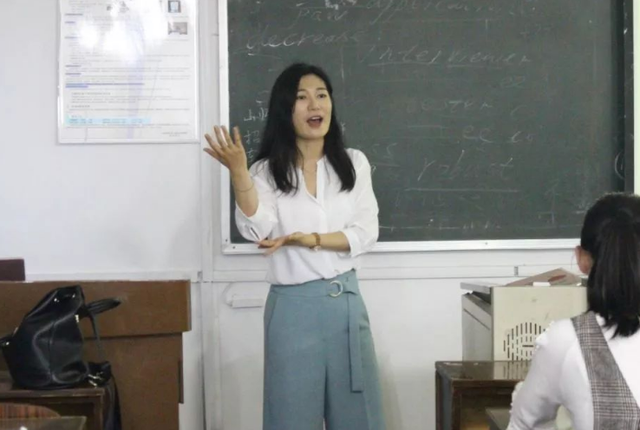 女生学什么专业就业前景好（未来十年女生很吃香的专业）(7)