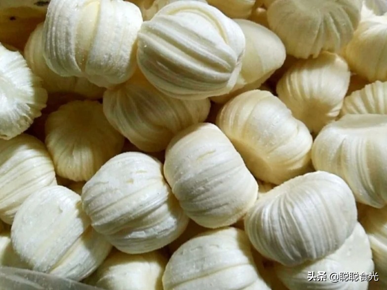 小年吃什么传统食物(小年送灶神的正确方法)(1)