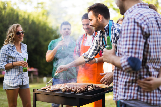 微信群烧烤活动通知公告怎么写（社群营销户外烧烤活动方案）(2)