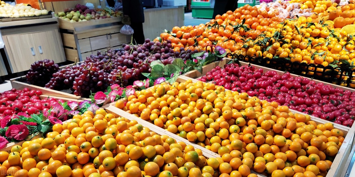 怎么做水果批发生意（农村小伙卖水果，一个月能赚30万）(1)